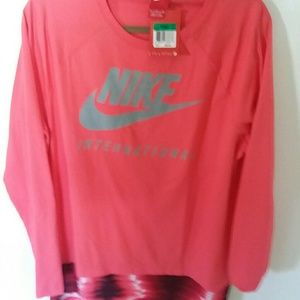 Nike long sleeve tee